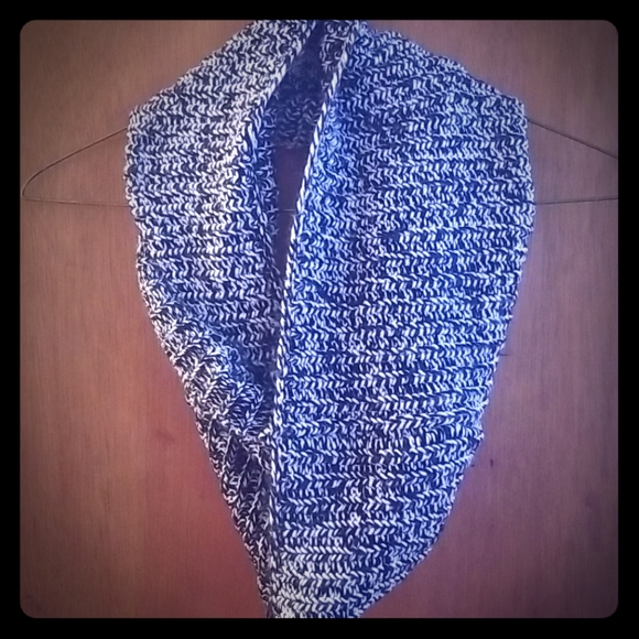 Collectioneighteen Accessories - Scarf